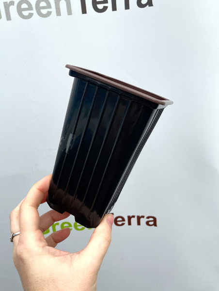 Высокий горшок для роз 0.8л, 9*9*14см. формованный