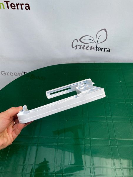 Крепление для балконного ящика белое