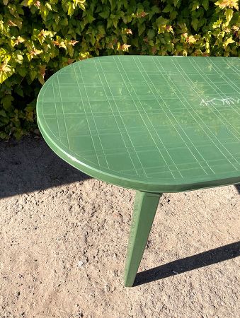 Стол овальный пластмассовый [130-0021]