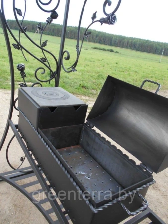 Кованый мангал с крышей "Мальборк"