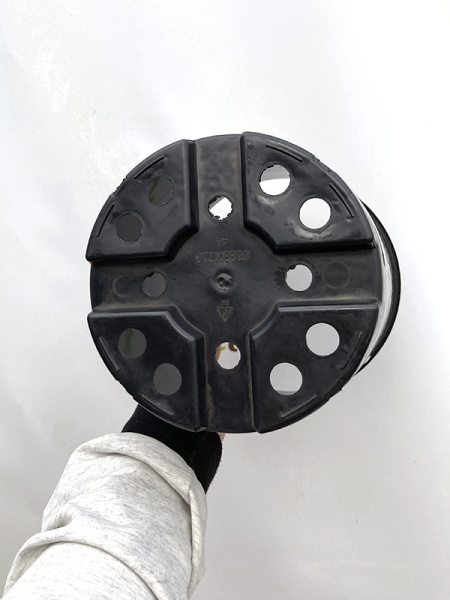 Высокий горшок для роз 4л, ø 18см, высота 21см.