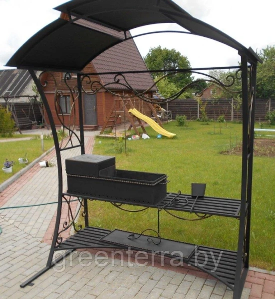 Кованый мангал с крышей "Данноттар"