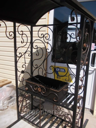 Кованый мангал с крышей "Барон" Кованый мангал с крышей "Барон"