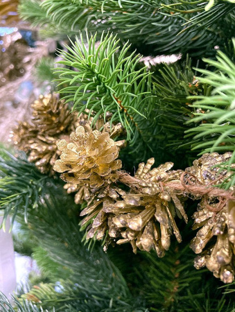 Гирлянда из сосновых шишек [518542]