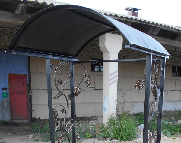 Кованый мангал с крышей "Хит"