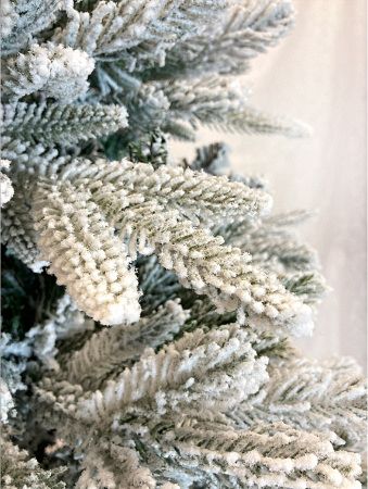 Елка "Онтарио" заснеженная