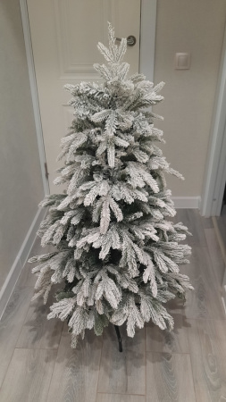 Елка "Онтарио" заснеженная