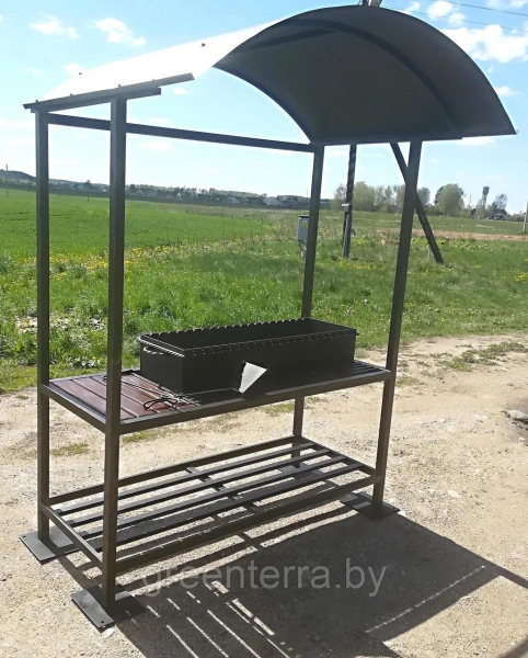 Кованый мангал с крышей "Баннерман"