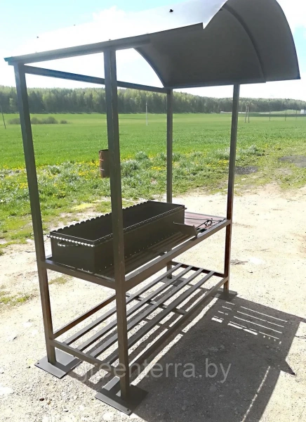 Кованый мангал с крышей "Баннерман"