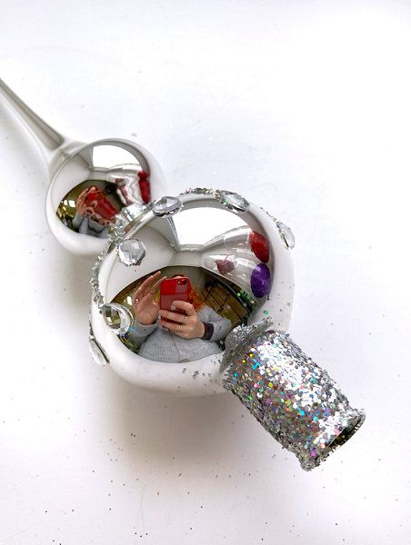 Стеклянная верхушка "Серебристый графит с камнями" Верхушка стеклянная на елку, декорированная "Серебристый графит с камнями"