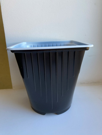 Горшок для рассады квадратный формованный 2 л, 14*14*14 см (круглое дно)