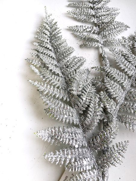 Украшение елочное "Ветка папоротника мелколистного" 76см