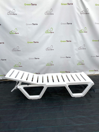 Лежак полимерный пляжный