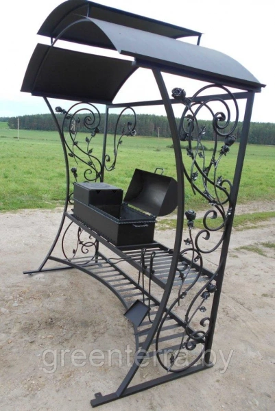 Кованый мангал с крышей "Мальборк"