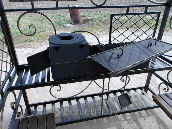 Кованый мангал-беседка с крышей "Верона"
