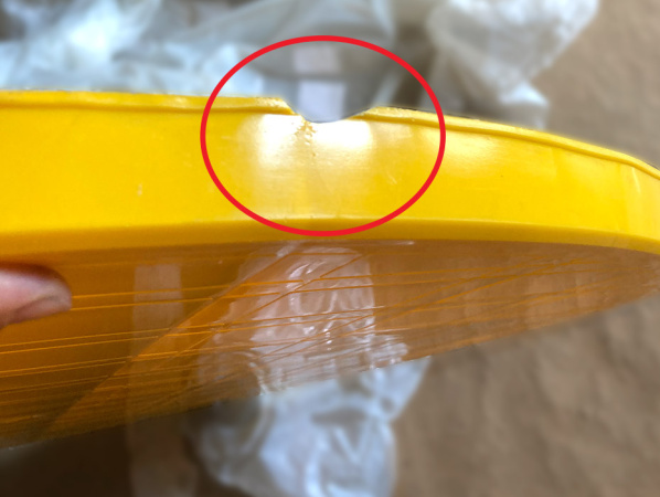 Стол овальный пластмассовый [130-0021]