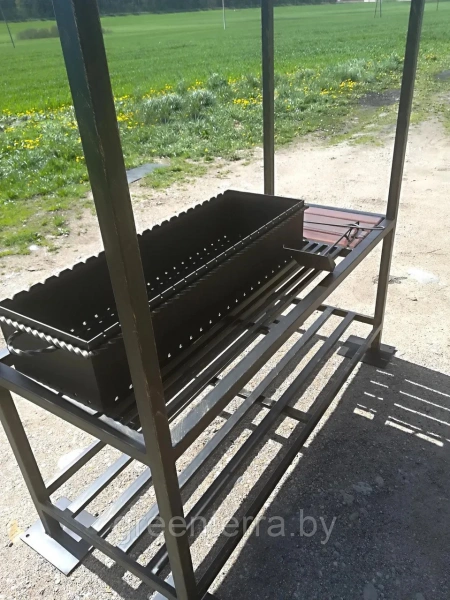 Кованый мангал с крышей "Баннерман"