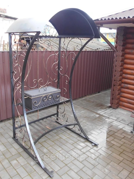 Кованый мангал с крышей "Буржуа"