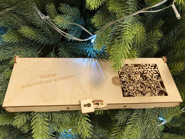 Деревянный пенал для новогодних украшений 300*100