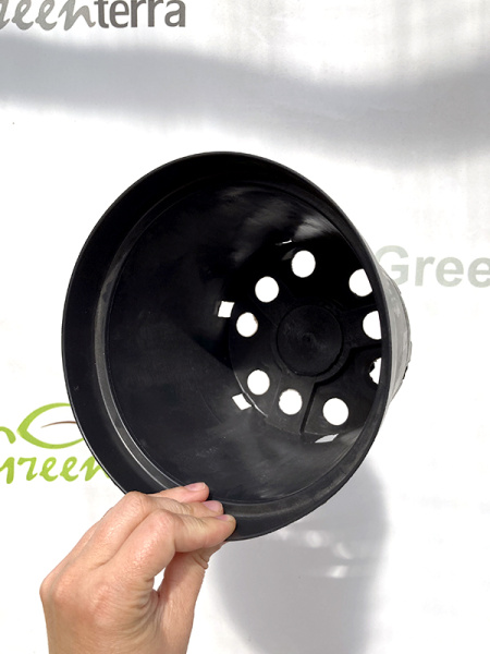 Горшок для рассады круглый литой 2.5л, ø18см, высота 14.5см.