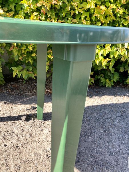 Стол овальный пластмассовый [130-0021]