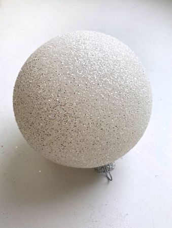 Шары пластиковые, парча белый с серебром