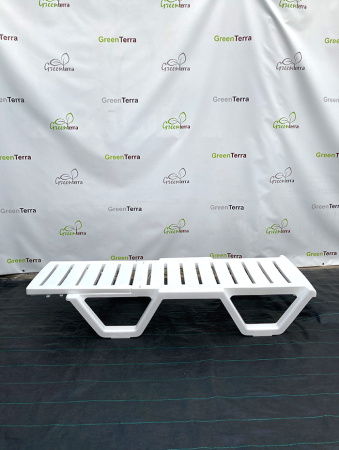 Лежак полимерный пляжный