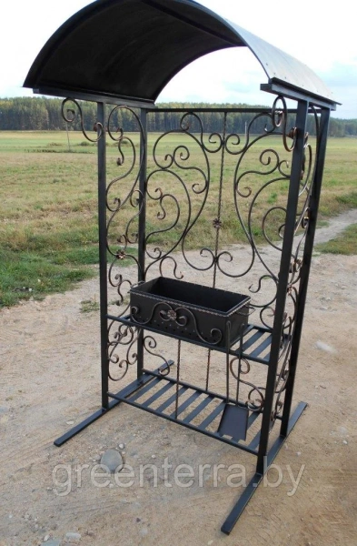 Кованый мангал с крышей "Барон"