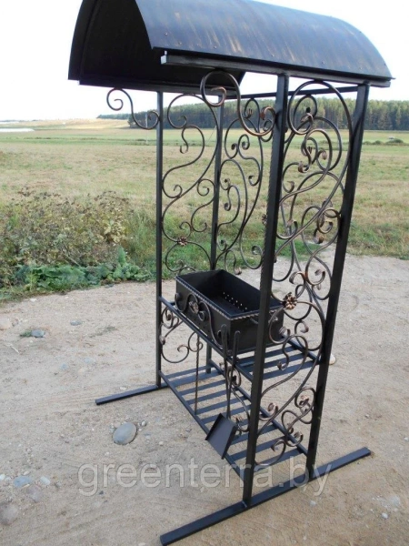 Кованый мангал с крышей "Барон"