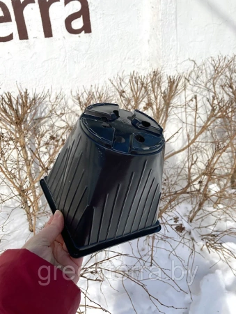 Горшок для рассады квадратный формованный 2 л, 14*14*14 см (круглое дно)