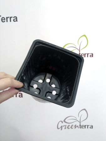 Горшок для рассады квадратный формованный 1.5 л, 13*13*13 см