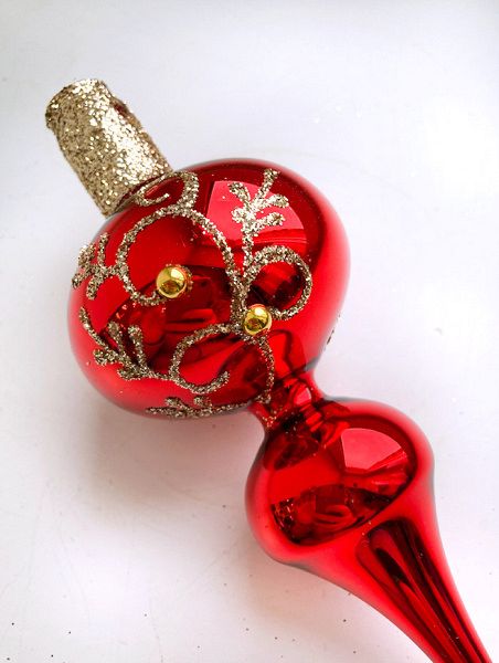 Стеклянная верхушка "Красная с золотистыми веточками и бусинами" Верхушка стеклянная на елку, декорированная "Красная с золотистыми веточками и бусинами"