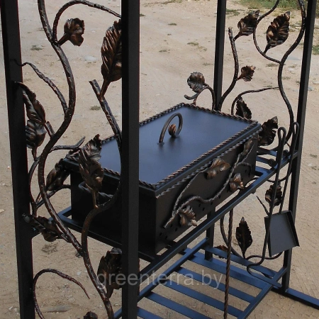 Кованый мангал с крышей "Хит"